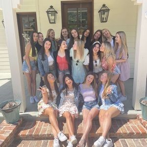 Meet your Posher, Laney